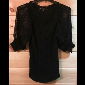 🌙 Sioni sweater with lace sleeve in Medium